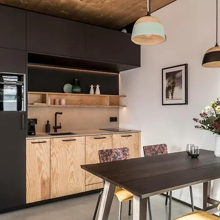 Pfoertner Penthouse *